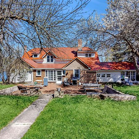 Вилла Antique Lake Front Getaway- The Lake House Ripon Экстерьер фото